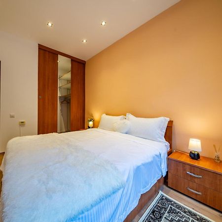 John Residence Apartment Brasov With Parking Option Bagian luar foto