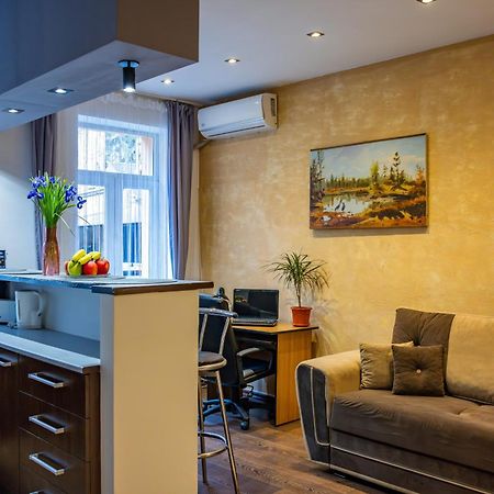 John Residence Apartment Brasov With Parking Option Bagian luar foto