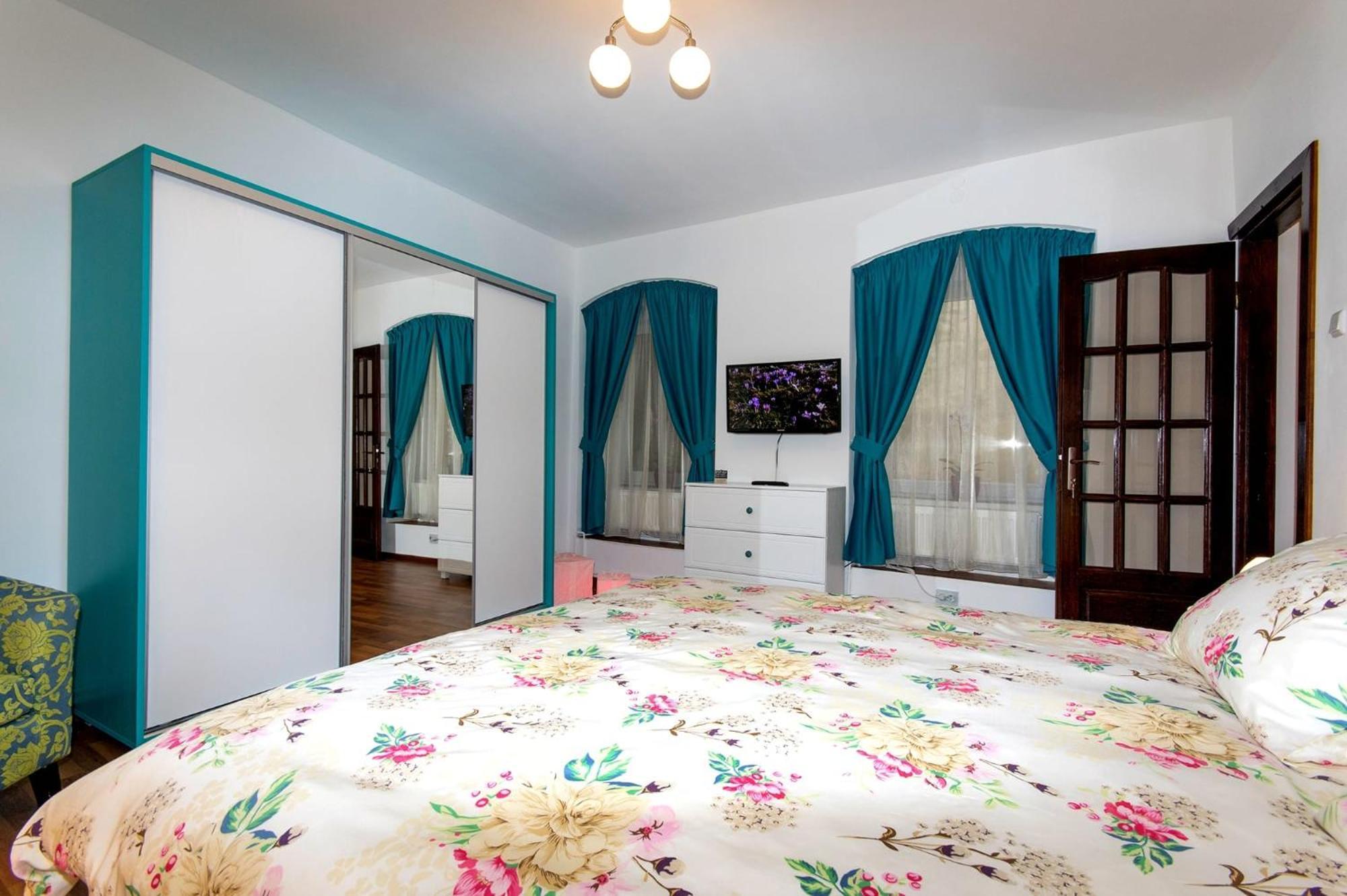 John Residence Apartment Brasov With Parking Option Bagian luar foto