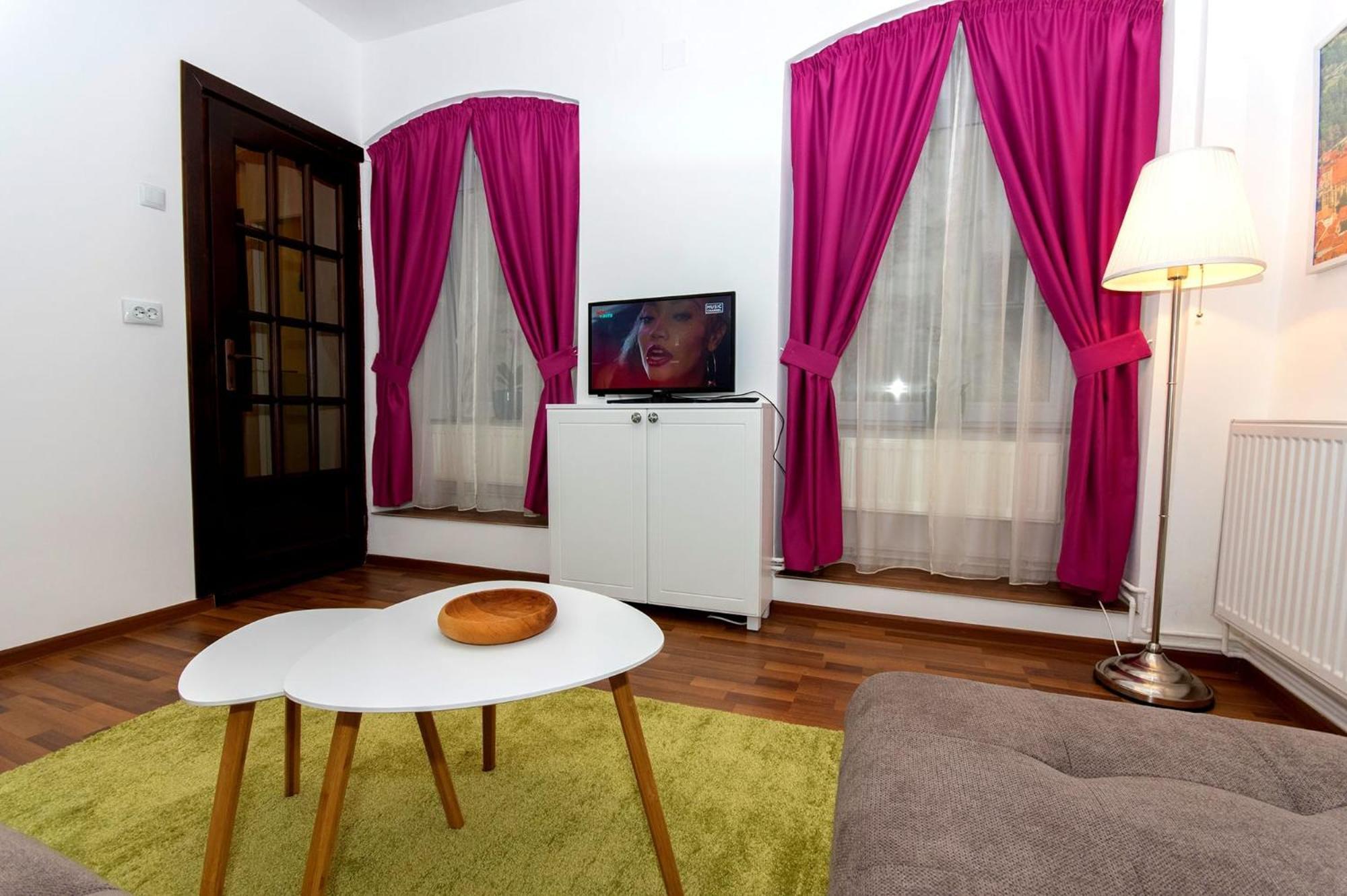 John Residence Apartment Brasov With Parking Option Bagian luar foto