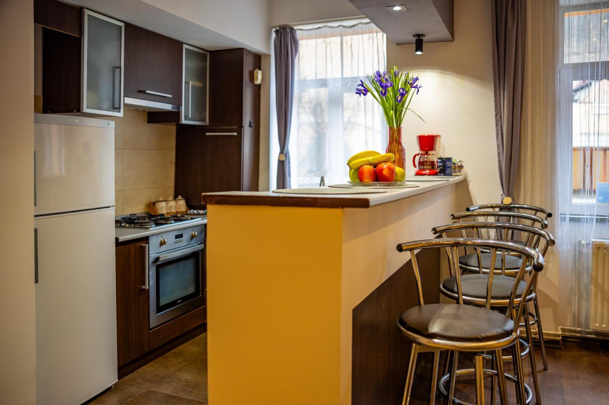 John Residence Apartment Brasov With Parking Option Bagian luar foto
