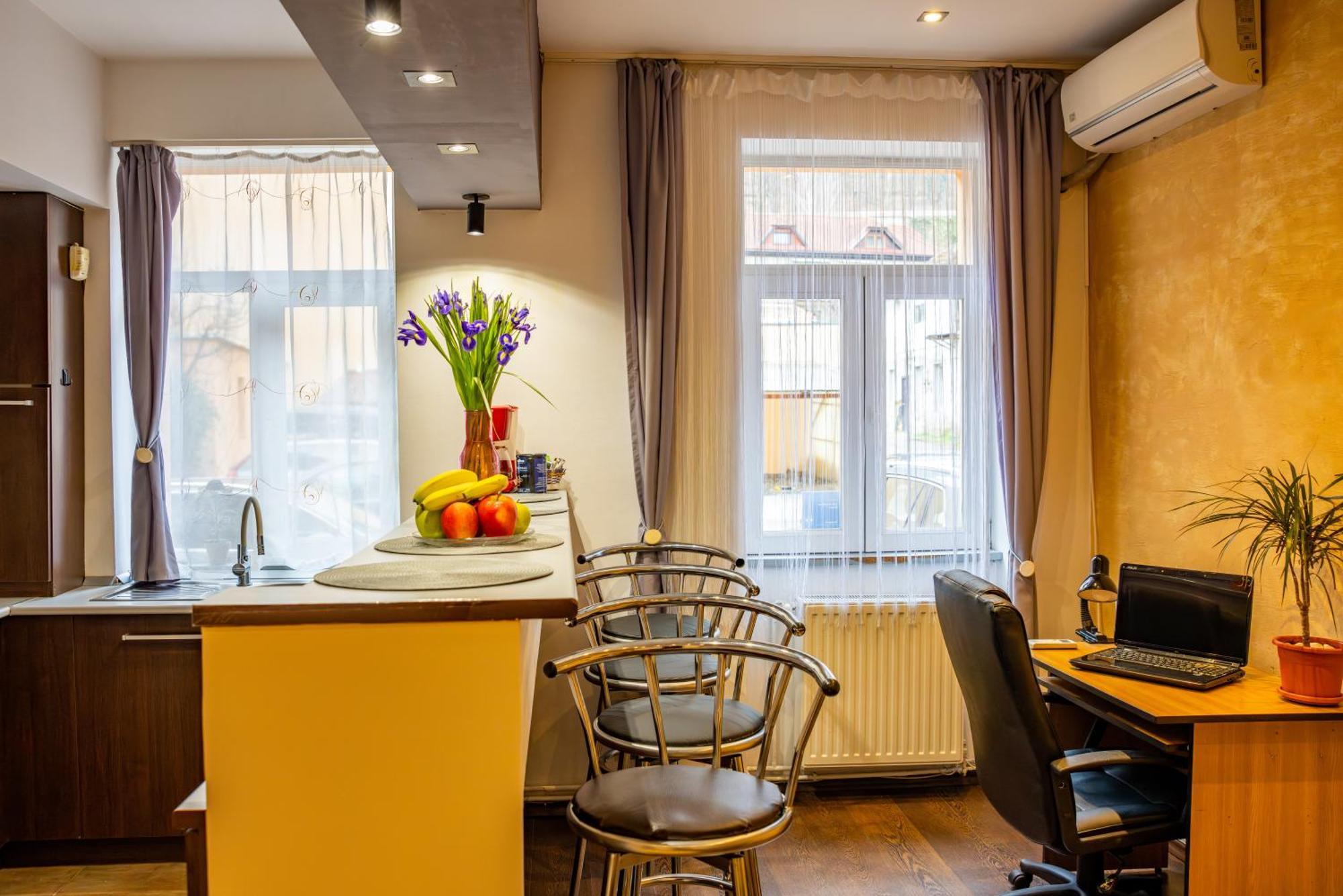 John Residence Apartment Brasov With Parking Option Bagian luar foto